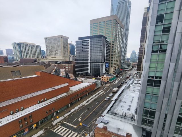 1403 - 18 Yorkville Ave
