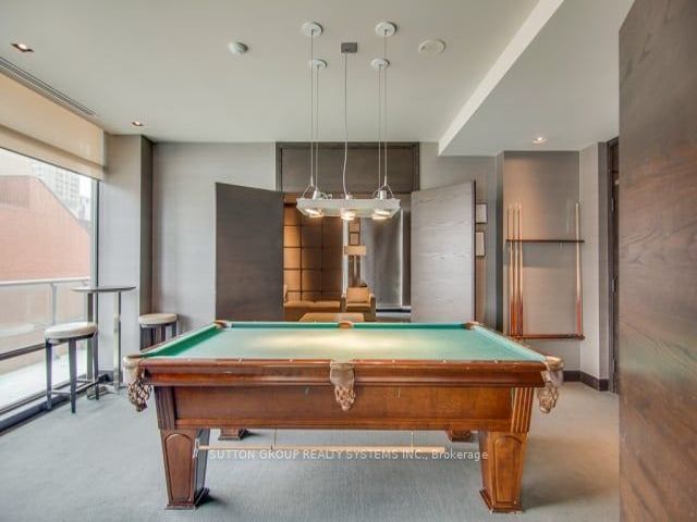 1403 - 18 Yorkville Ave