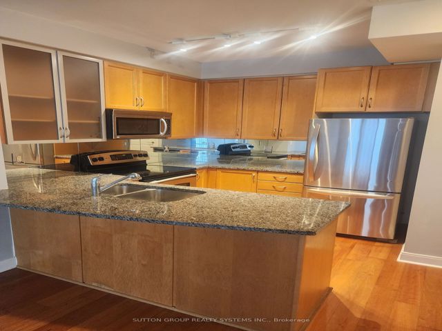 1403 - 18 Yorkville Ave
