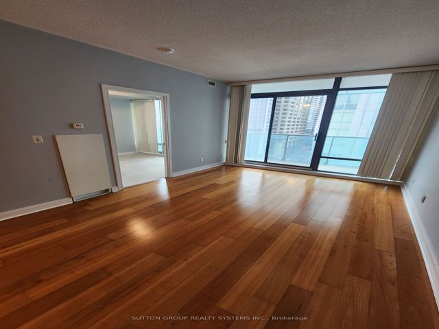 1403 - 18 Yorkville Ave