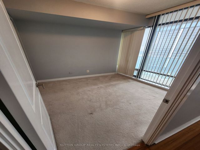 1403 - 18 Yorkville Ave