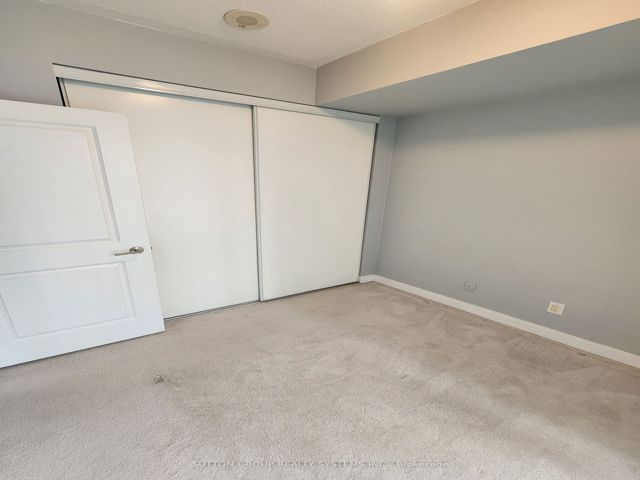 1403 - 18 Yorkville Ave
