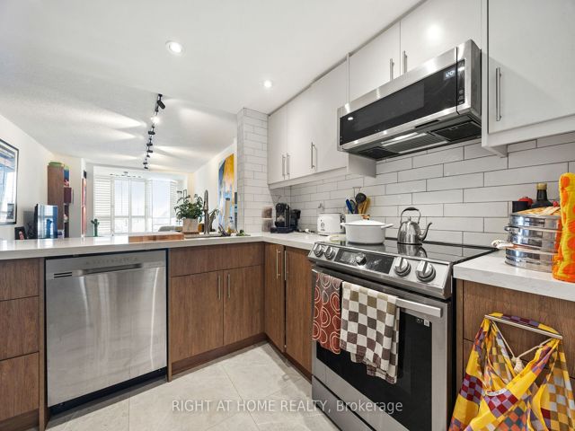 417 - 225 Davenport Rd