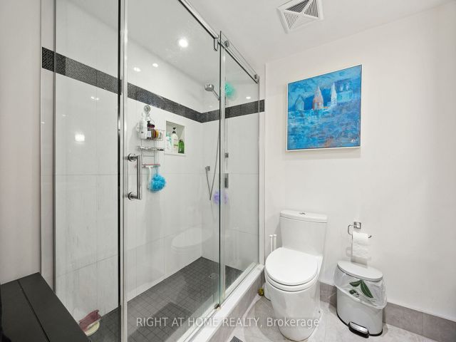 417 - 225 Davenport Rd