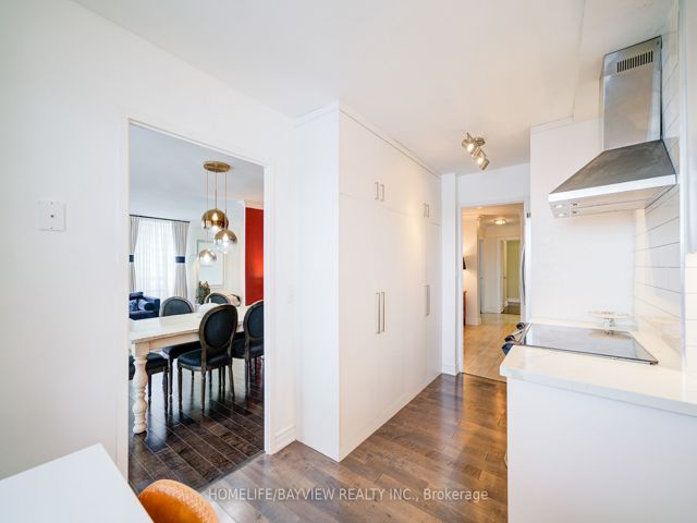 806 - 115 Antibes Dr