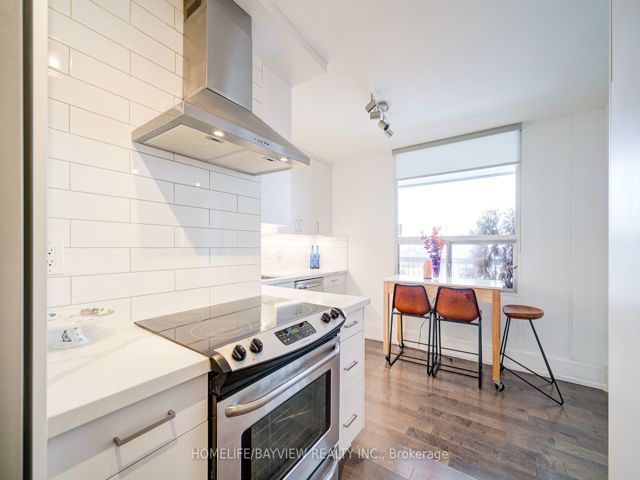 806 - 115 Antibes Dr