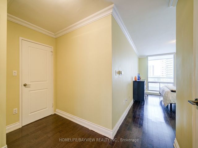 806 - 115 Antibes Dr