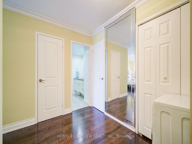 806 - 115 Antibes Dr