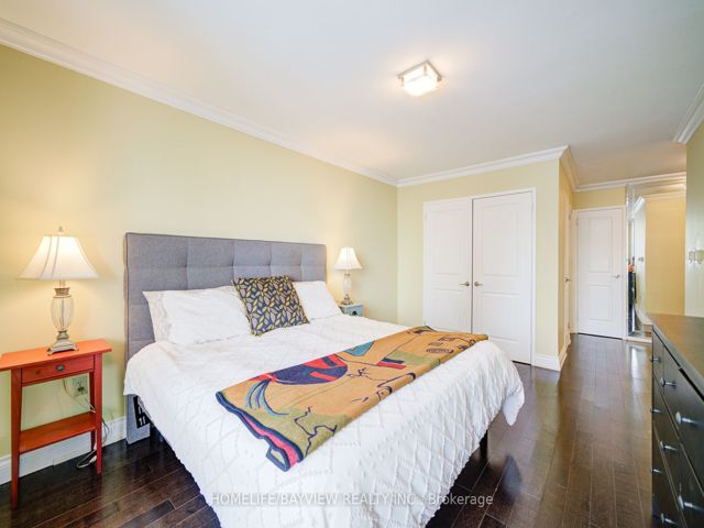 806 - 115 Antibes Dr