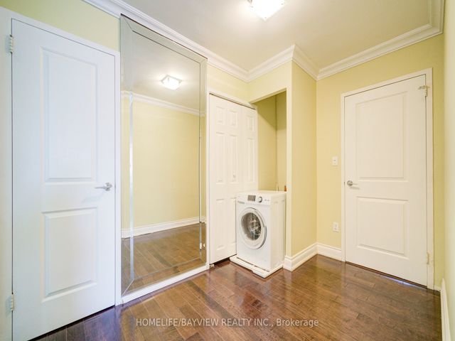 806 - 115 Antibes Dr