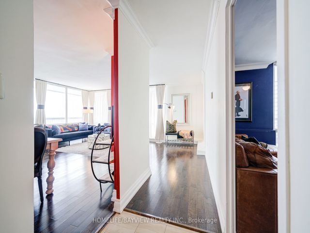 806 - 115 Antibes Dr