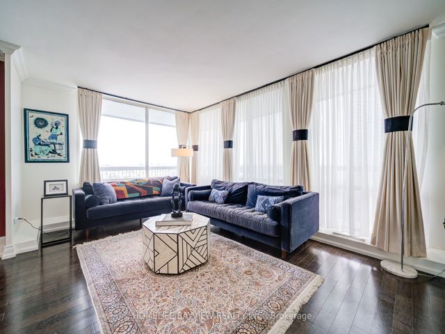 806 - 115 Antibes Dr