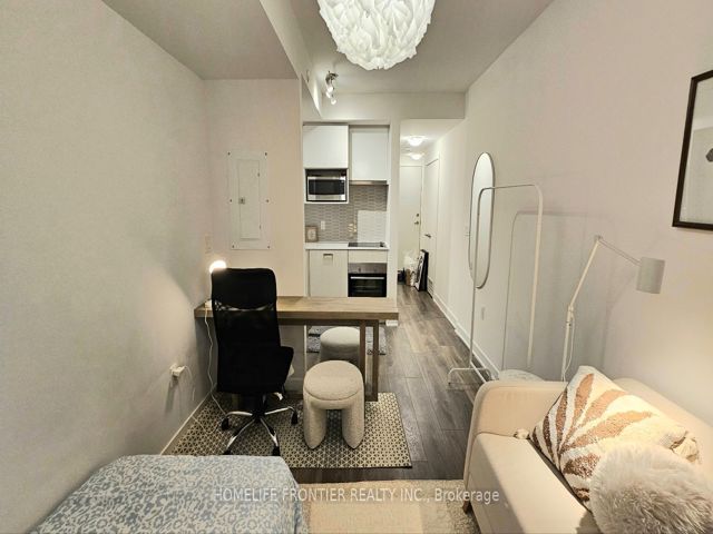 1414 - 195 Redpath Ave