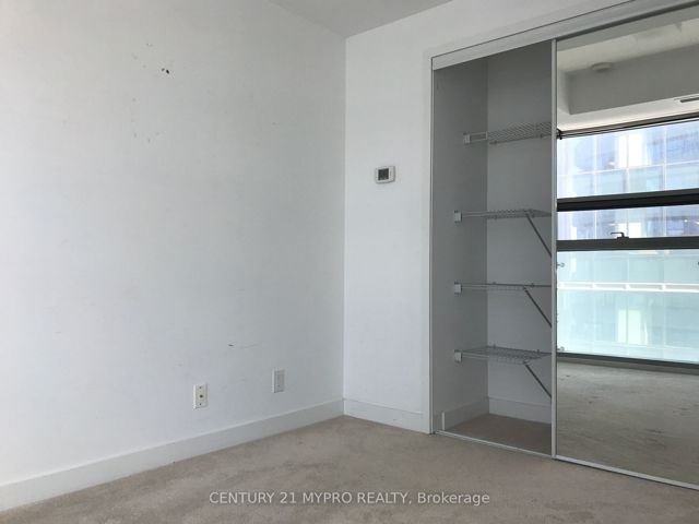 1609 - 14 York St