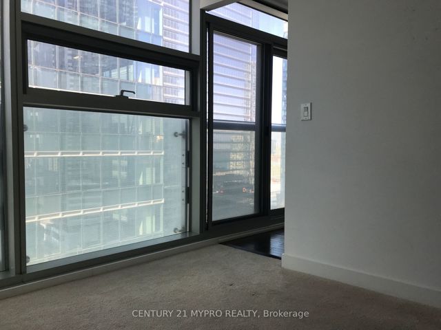 1609 - 14 York St