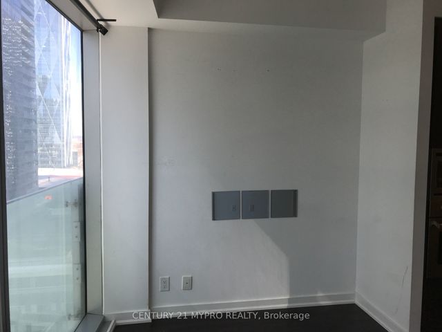 1609 - 14 York St