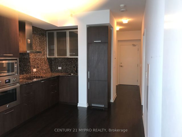 1609 - 14 York St
