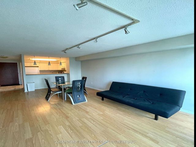 610 - 28 Pemberton Ave