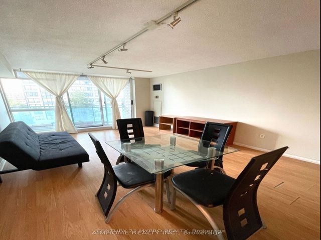 610 - 28 Pemberton Ave