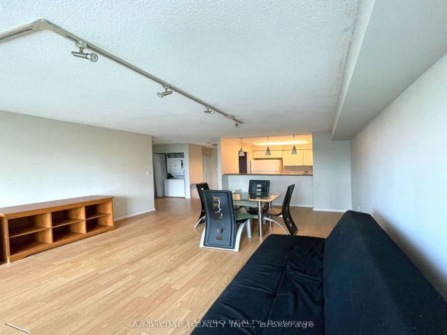 610 - 28 Pemberton Ave