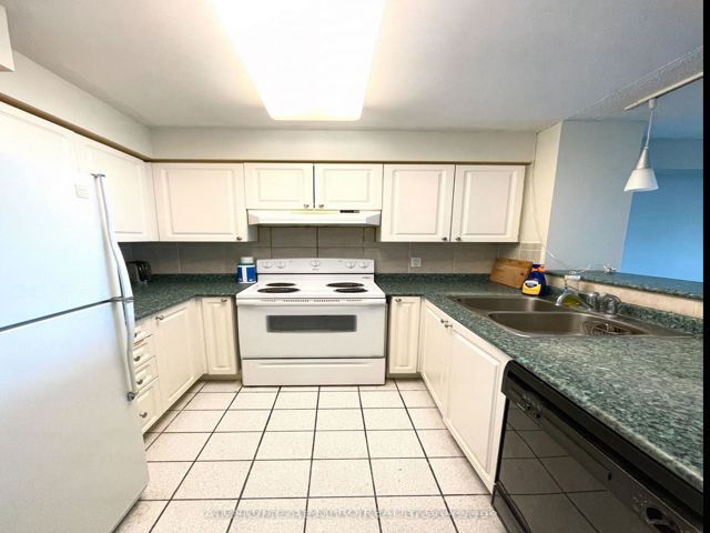 610 - 28 Pemberton Ave