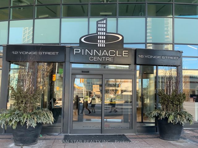 1004 - 12 Yonge St