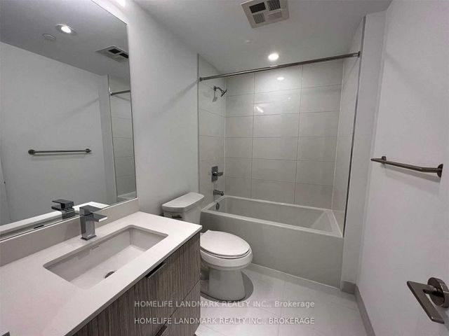 3001 - 395 Bloor St E