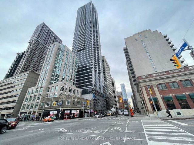 3001 - 395 Bloor St E