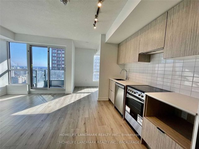 3001 - 395 Bloor St E