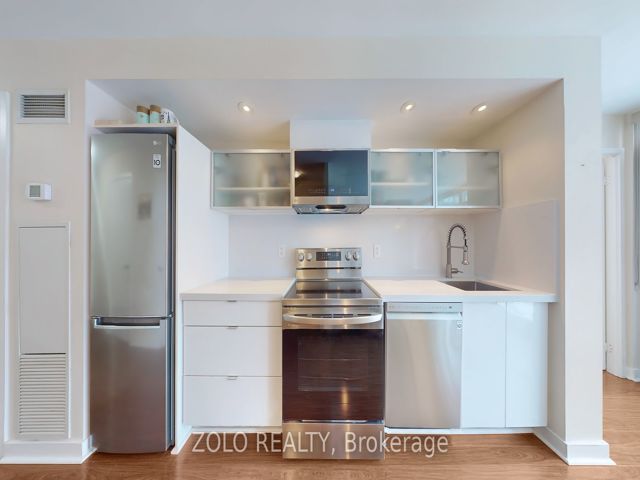 1918 - 4K Spadina Ave