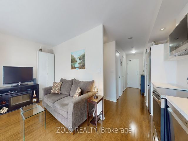 1918 - 4K Spadina Ave