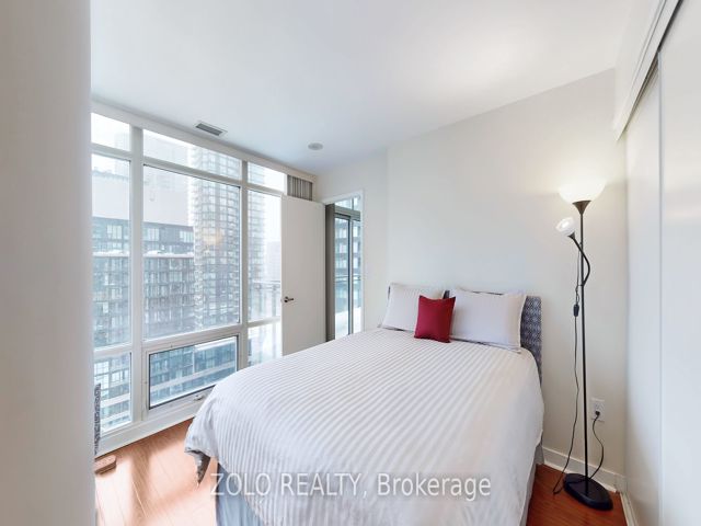 1918 - 4K Spadina Ave