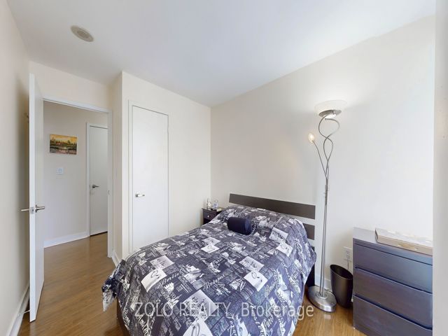 1918 - 4K Spadina Ave