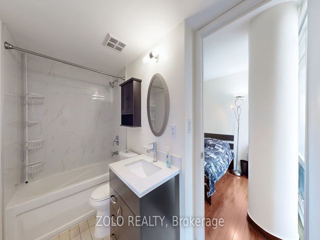 1918 - 4K Spadina Ave
