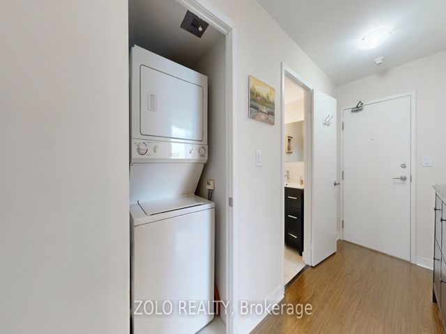 1918 - 4K Spadina Ave