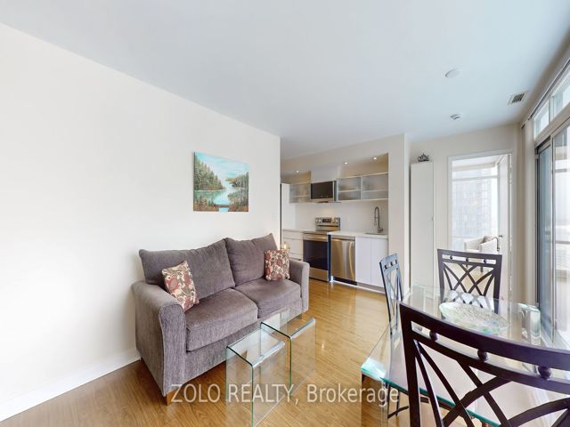 1918 - 4K Spadina Ave