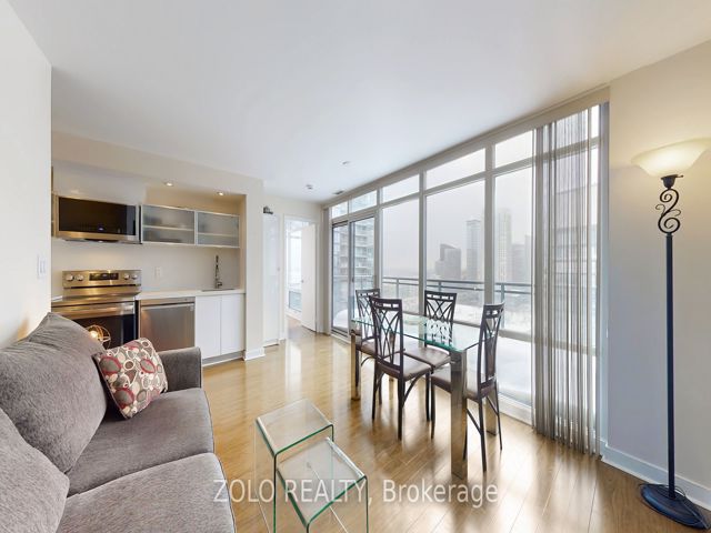 1918 - 4K Spadina Ave