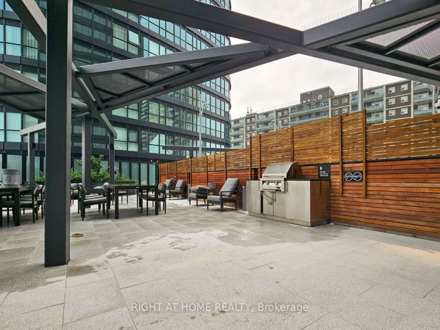 1502 - 575 Bloor St E