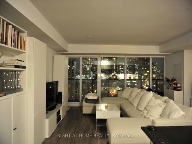 1502 - 575 Bloor St E