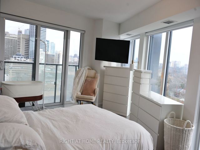 1502 - 575 Bloor St E