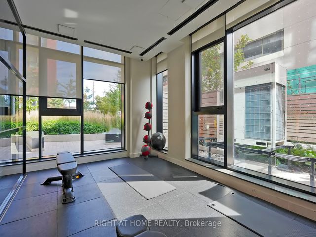 1410 - 8 Tippet Rd