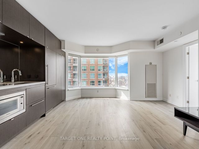 1617 - 155 Yorkville Ave