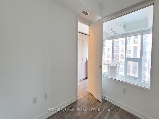 PH01 - 77 Shuter St