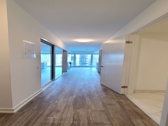 PH01 - 77 Shuter St