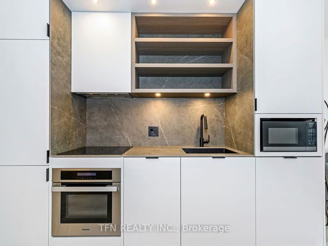 2604 - 55 Charles St E