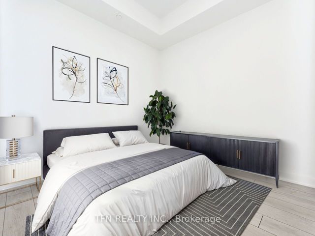 2604 - 55 Charles St E