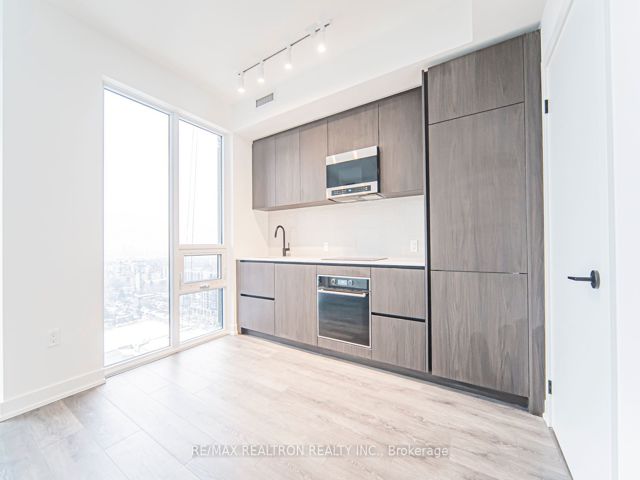 2510 - 117 Broadway Ave