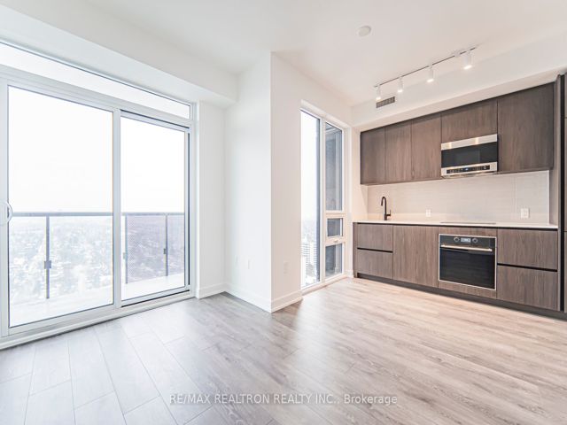 2510 - 117 Broadway Ave
