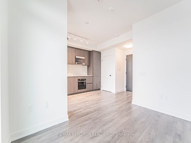 2510 - 117 Broadway Ave