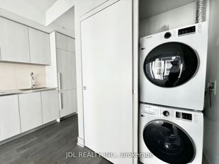 2309 - 8 Cumberland St